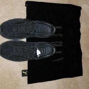 PUMA SUEDE SIZE 8.5